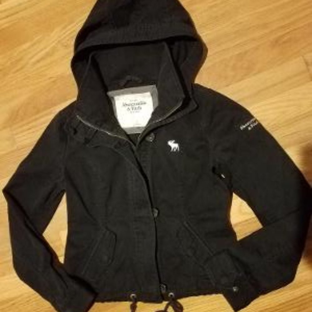 Abercrombie & Fitch warm jacket with hood size small.